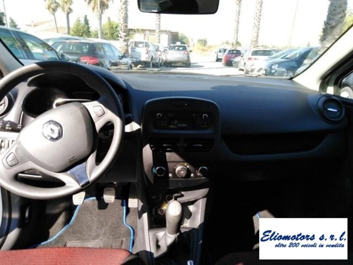 Renault Clio 1.5 dCi 75CV 5 porte Confort (12)