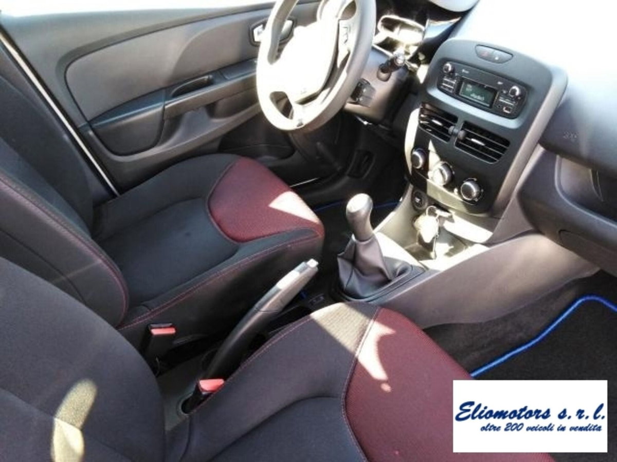 Renault Clio 1.5 dCi 75CV 5 porte Confort (13)
