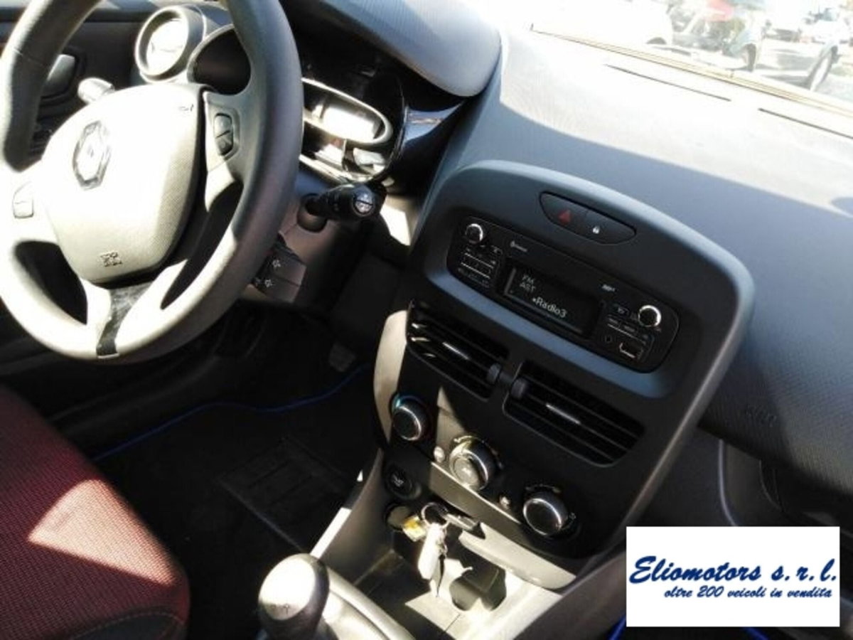 Renault Clio 1.5 dCi 75CV 5 porte Confort (15)