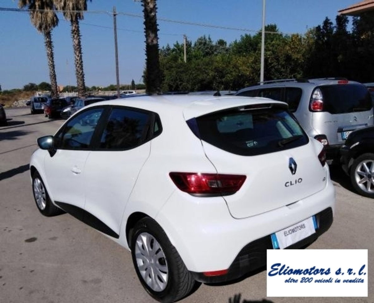 Renault Clio 1.5 dCi 75CV 5 porte Confort (9)
