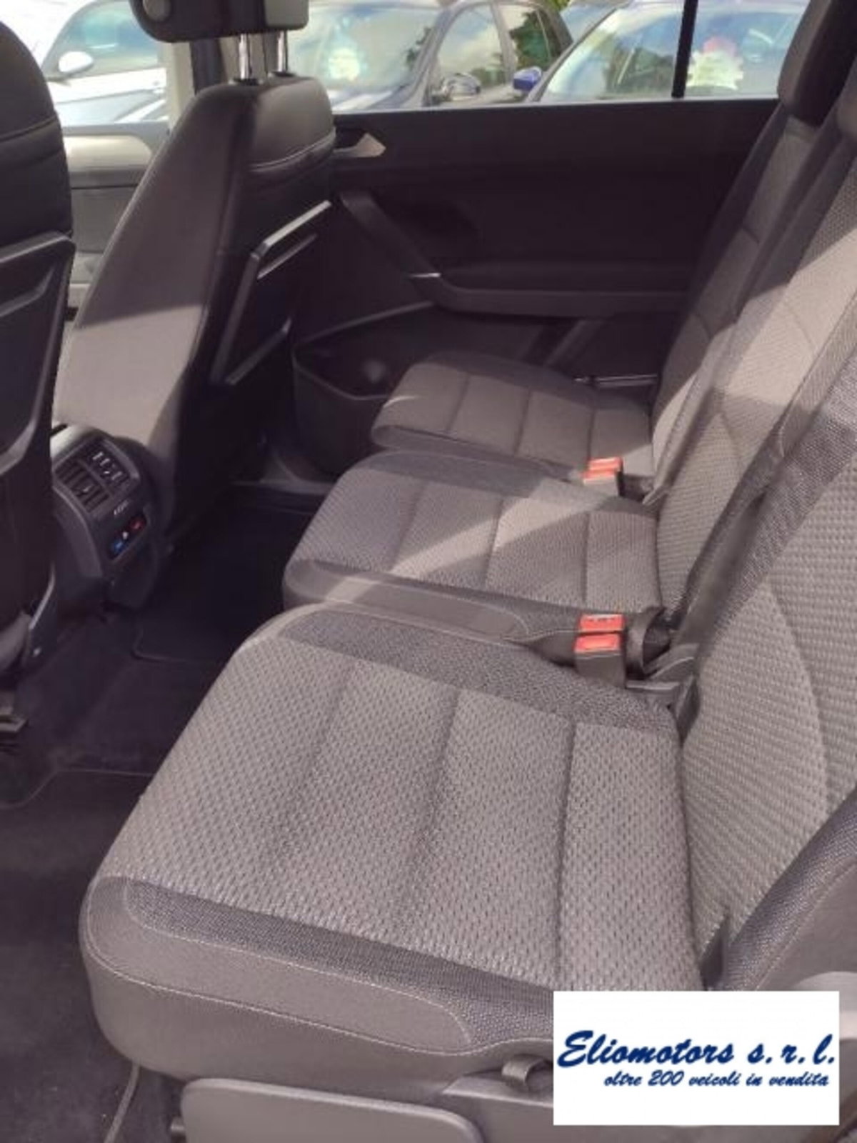 Volkswagen Touran 1.6 TDI 115 CV SCR DSG Business BlueMotion Technology (17)