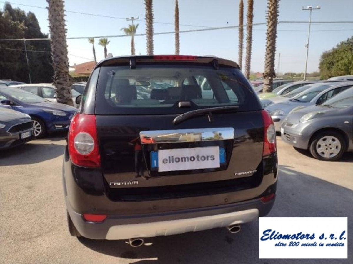 Chevrolet Captiva 2.0 VCDi LTX (14)