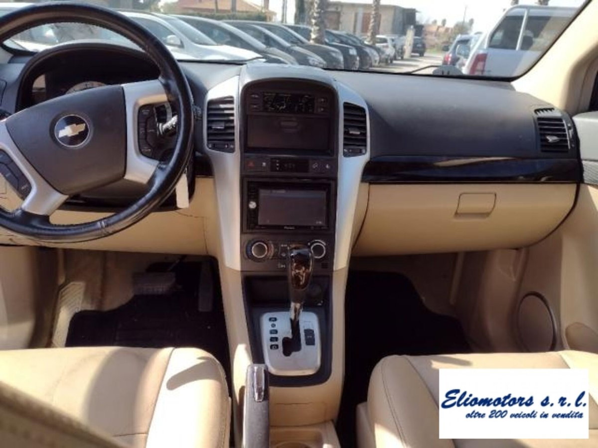 Chevrolet Captiva 2.0 VCDi LTX (15)