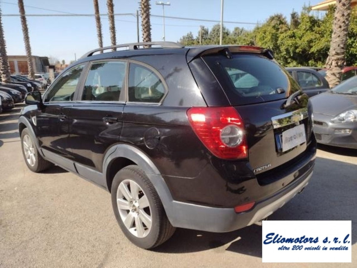 Chevrolet Captiva 2.0 VCDi LTX (2)