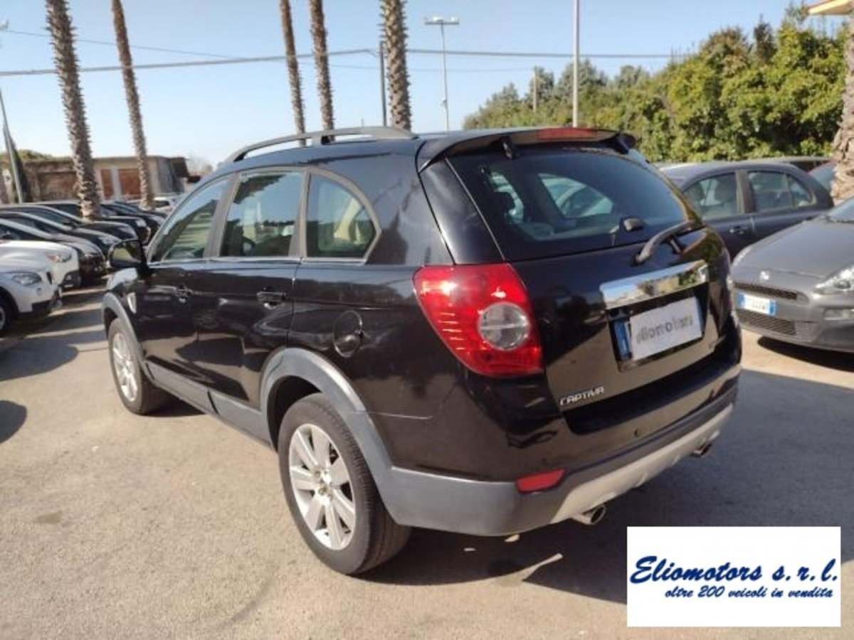 Chevrolet Captiva 2.0 VCDi LTX (7)