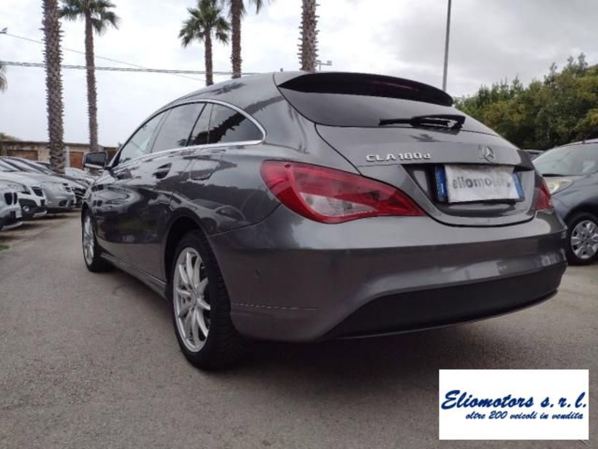 Mercedes-Benz CLA Shooting Brake 180 d Executive (16)