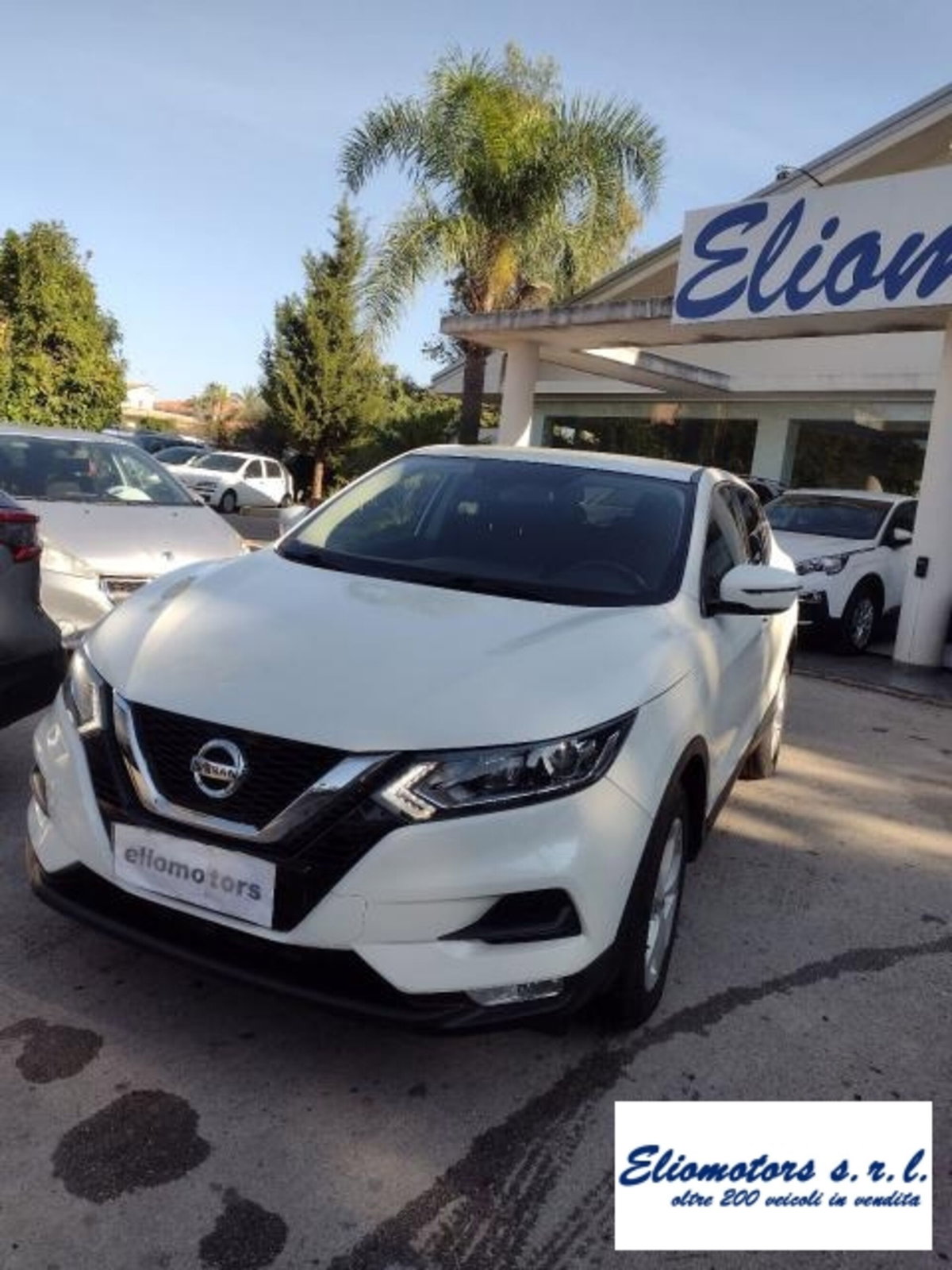 Nissan Qashqai 1.6 dCi X-Tronic 2WD Black Edition (2)