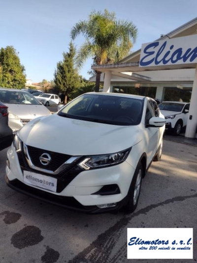 Nissan Qashqai 1.6 dCi X-Tronic 2WD Black Edition (2)