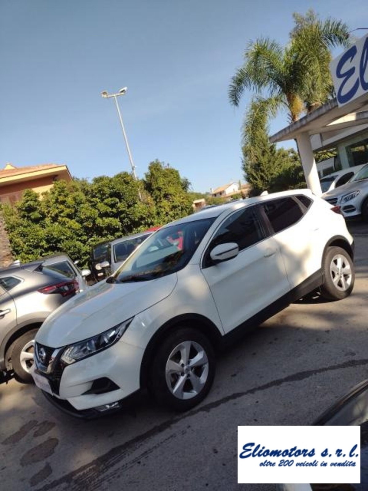 Nissan Qashqai 1.6 dCi X-Tronic 2WD Black Edition (4)