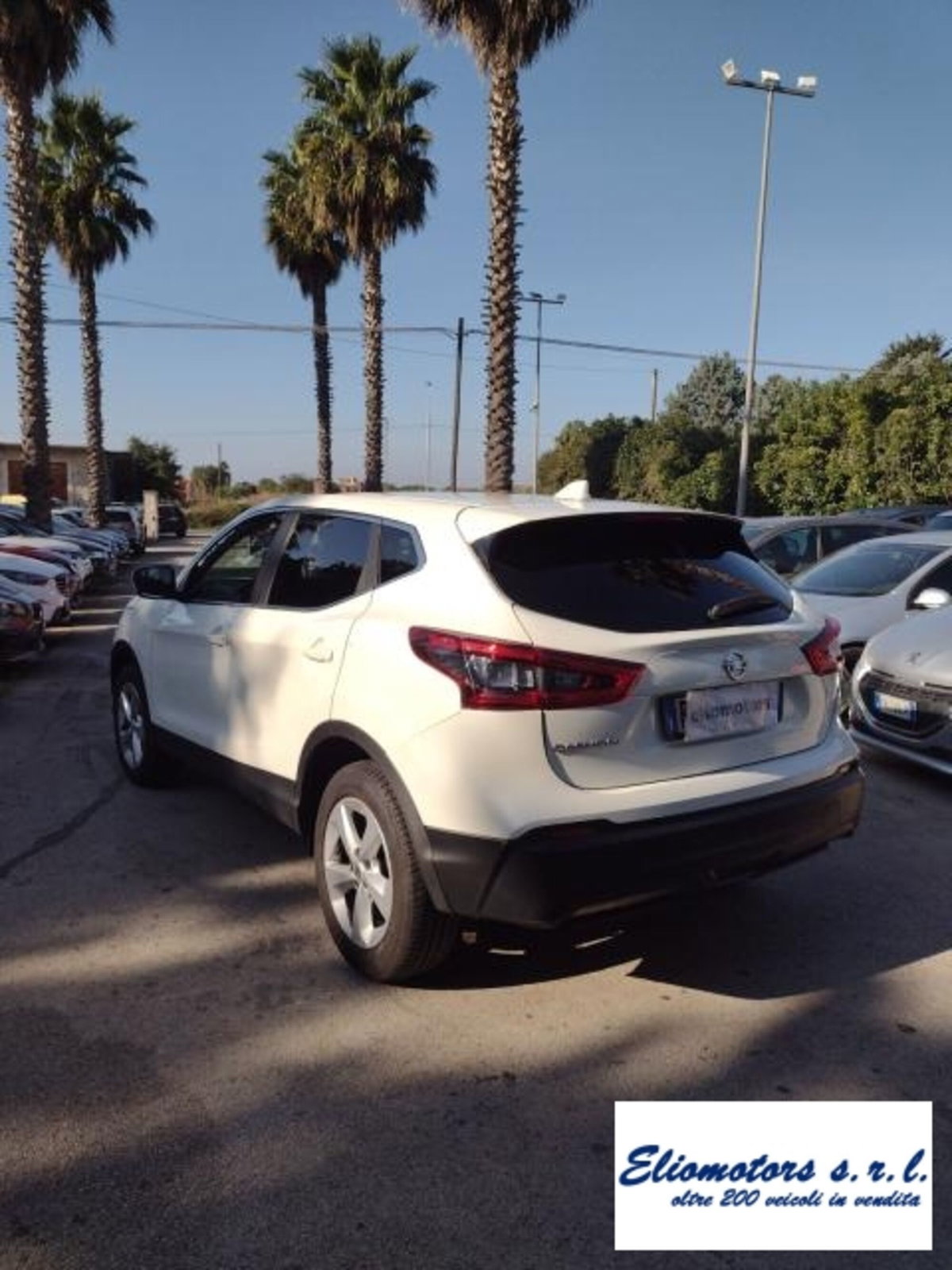 Nissan Qashqai 1.6 dCi X-Tronic 2WD Black Edition (9)