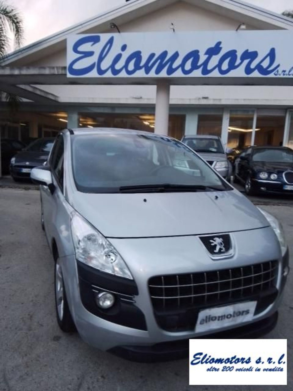 Peugeot 3008 2.0 HDi 150CV Business (2)