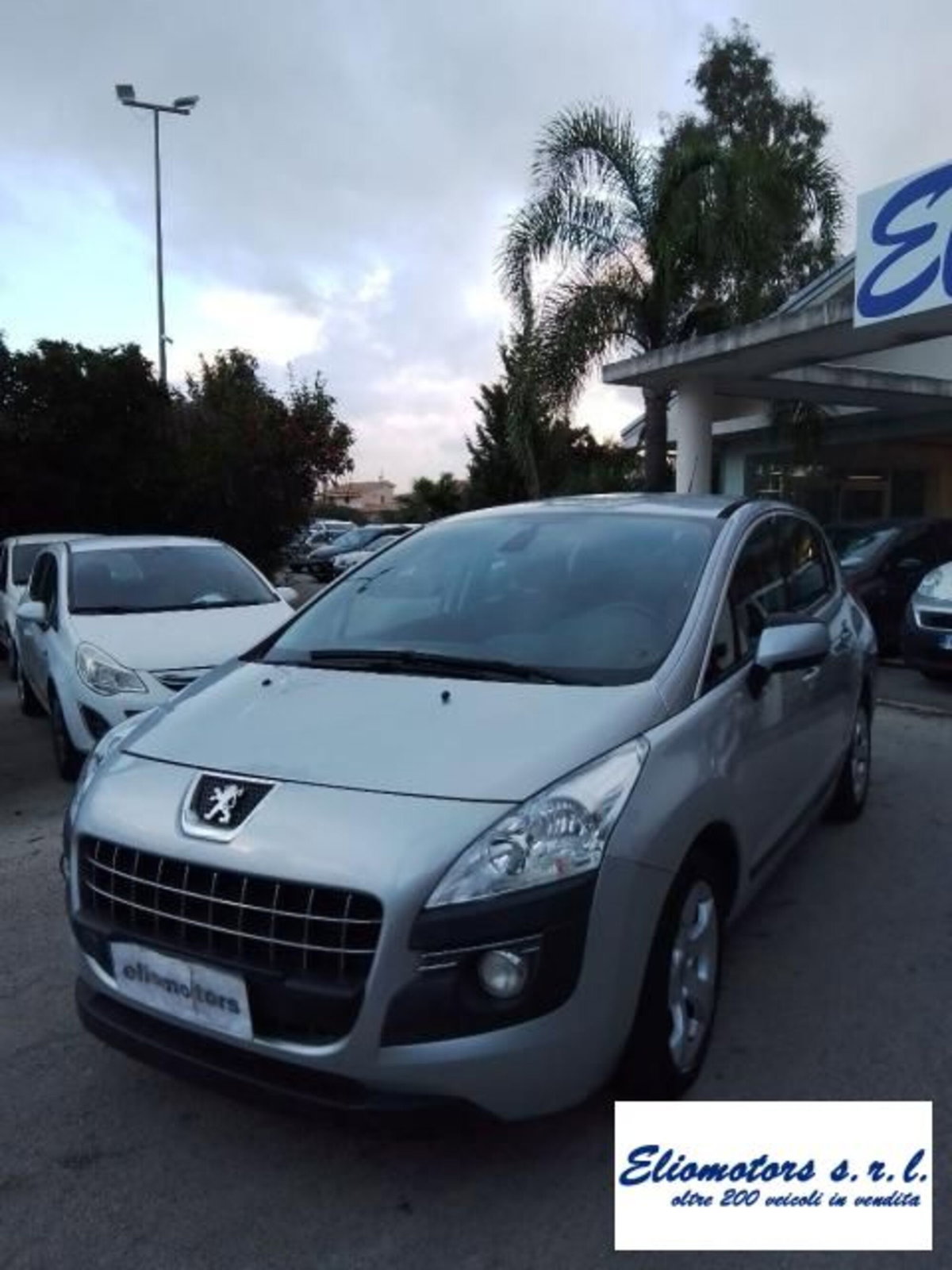 Peugeot 3008 2.0 HDi 150CV Business (3)