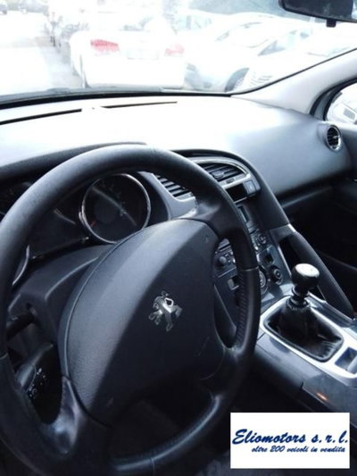 Peugeot 3008 2.0 HDi 150CV Business (4)