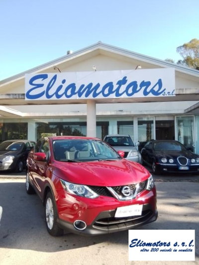 Nissan Qashqai 1.6 dCi X-Tronic 2WD Black Edition (2)