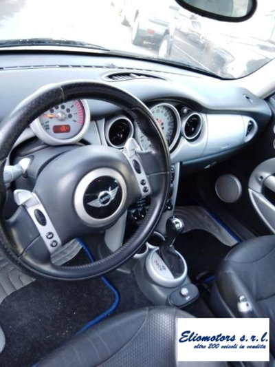 MINI Mini 1.6 16V Cooper (10)