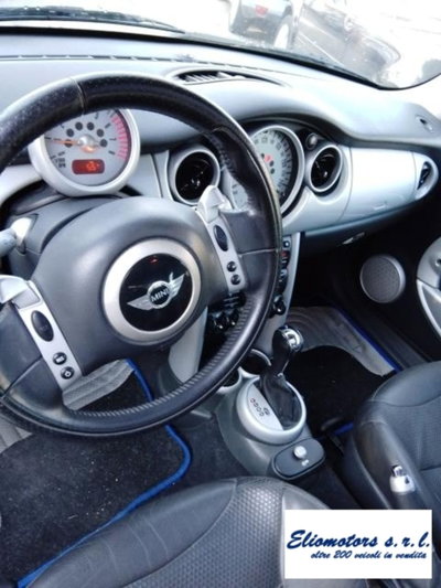 MINI Mini 1.6 16V Cooper (8)