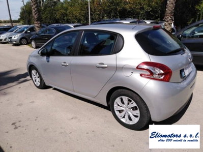 Peugeot 208 e-HDi 92 CV Stop&Start robotizzato 5 porte Active (2)