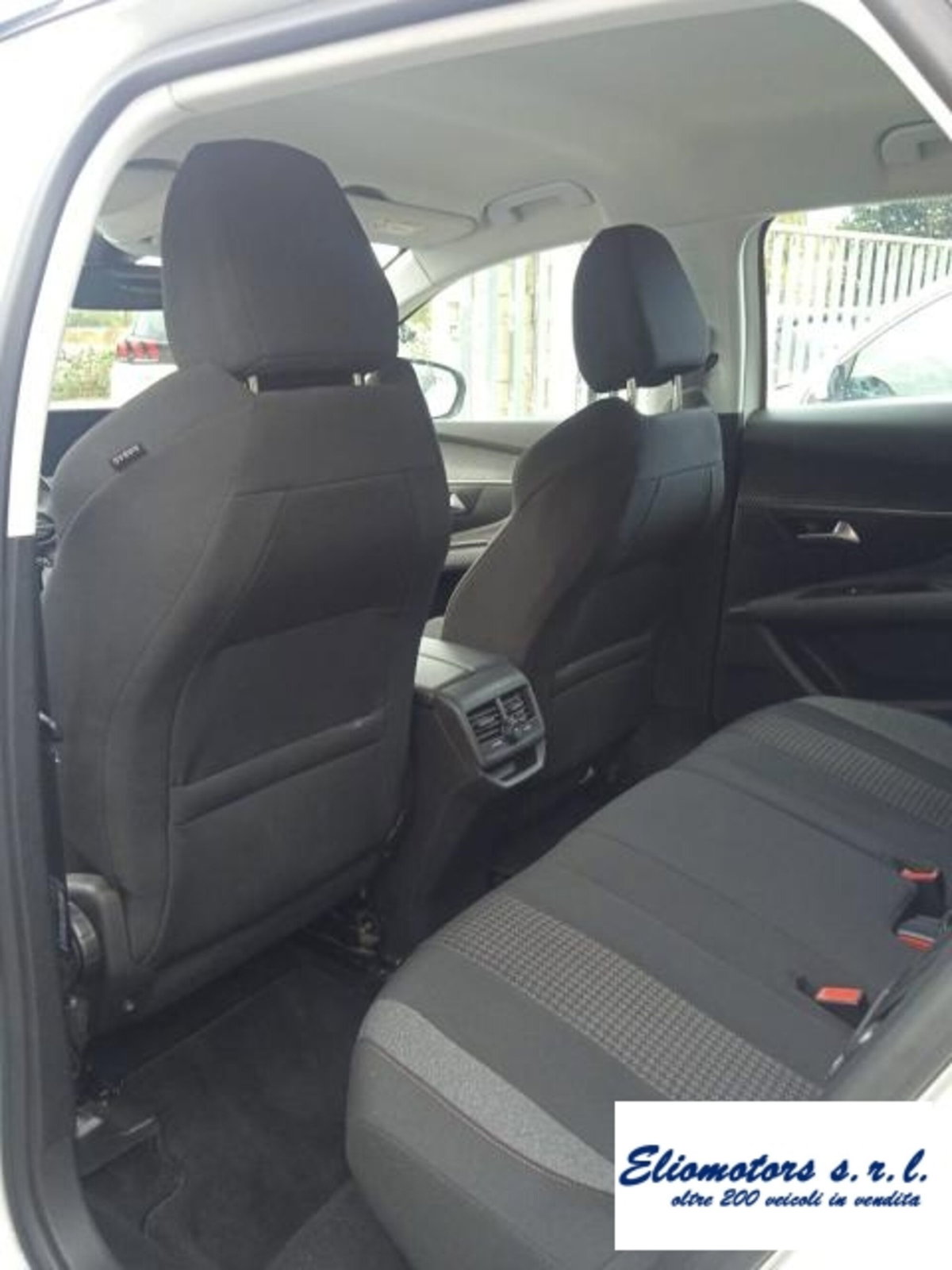 Peugeot 3008 BlueHDi 130 S&S Business (3)