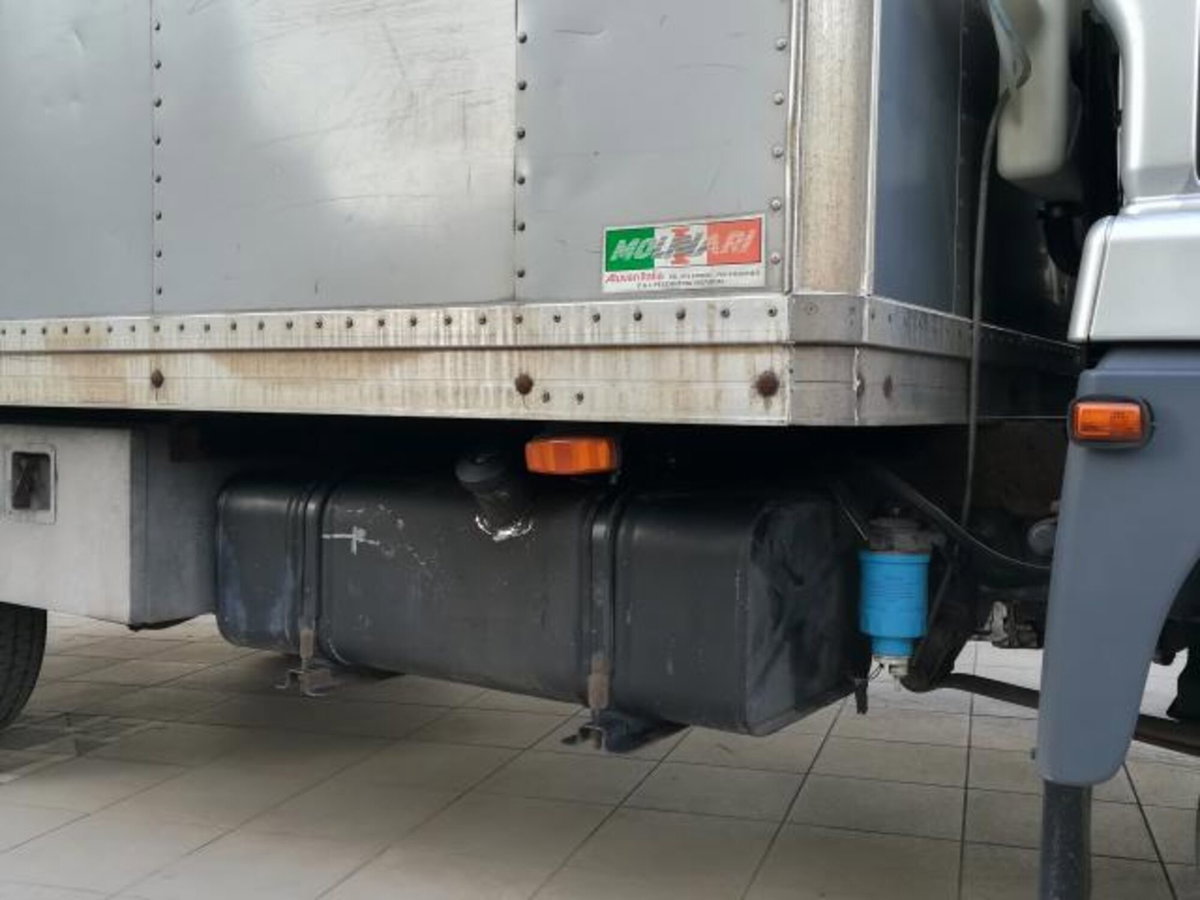 Nissan Cabstar 28.10 3.0 Tdi PC Cabinato L (2)