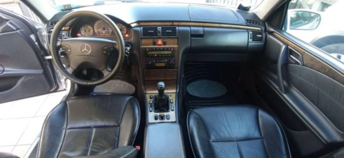 Mercedes-Benz Classe E 200 Kompressor cat Avantgarde (3)