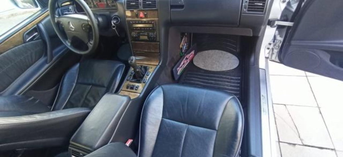 Mercedes-Benz Classe E 200 Kompressor cat Avantgarde (8)