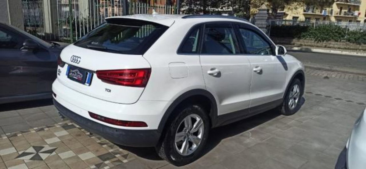 Audi Q3 2.0 TDI 120 CV S tronic Design (2)