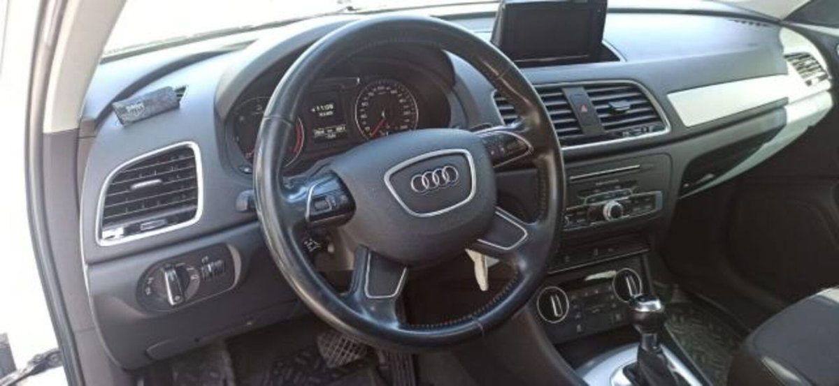 Audi Q3 2.0 TDI 120 CV S tronic Design (8)