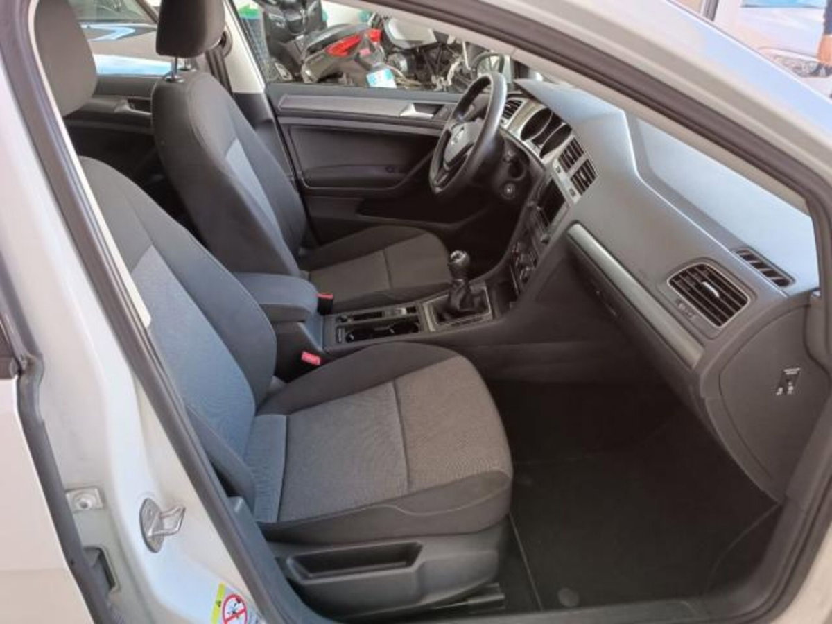 Volkswagen Golf 1.2 TSI 105 CV 5p. Trendline BlueMotion Technology (12)