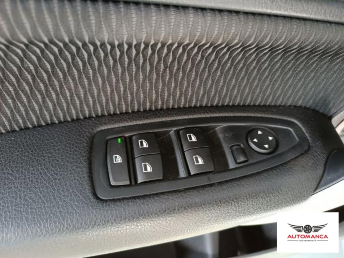 BMW Serie 1 116d 5p. Sport (6)
