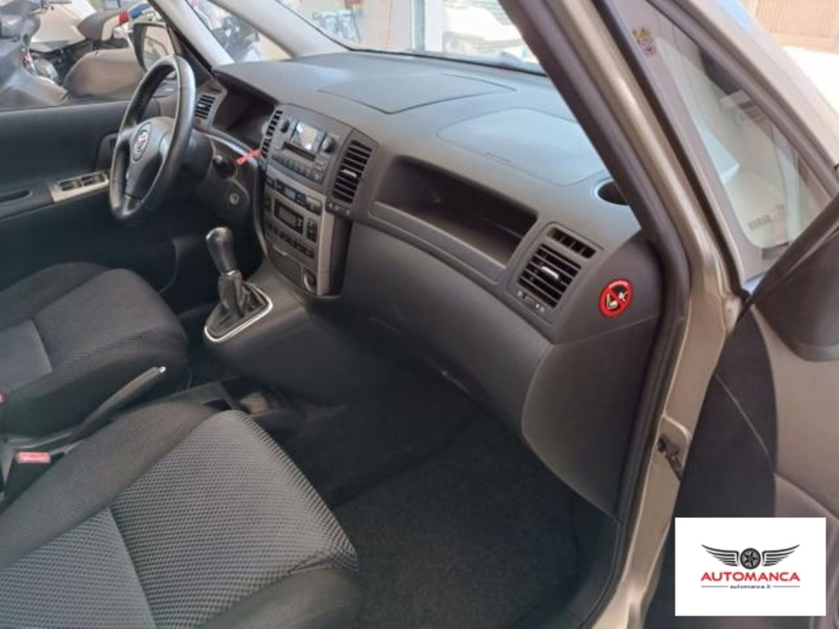 Toyota Corolla Verso 1.8 16V (12)