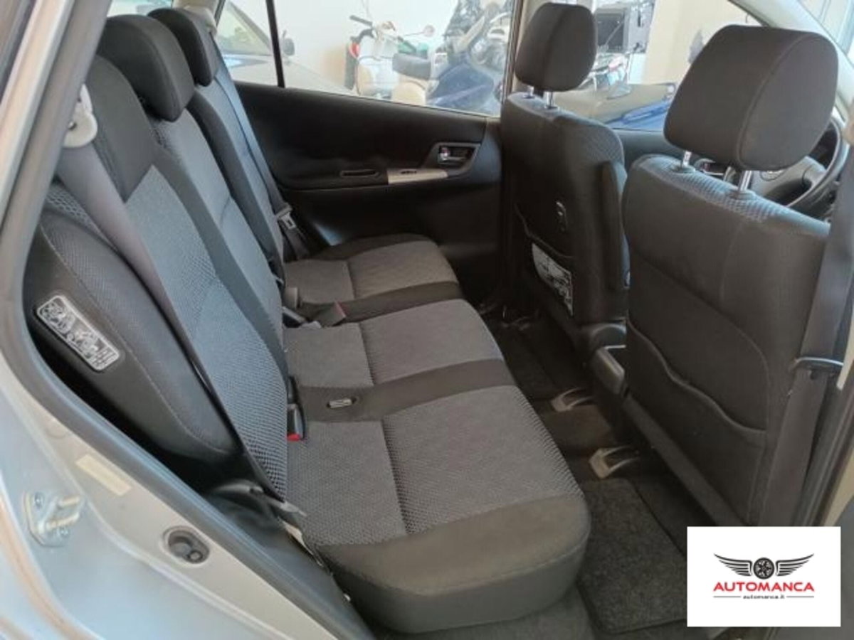 Toyota Corolla Verso 1.8 16V (14)