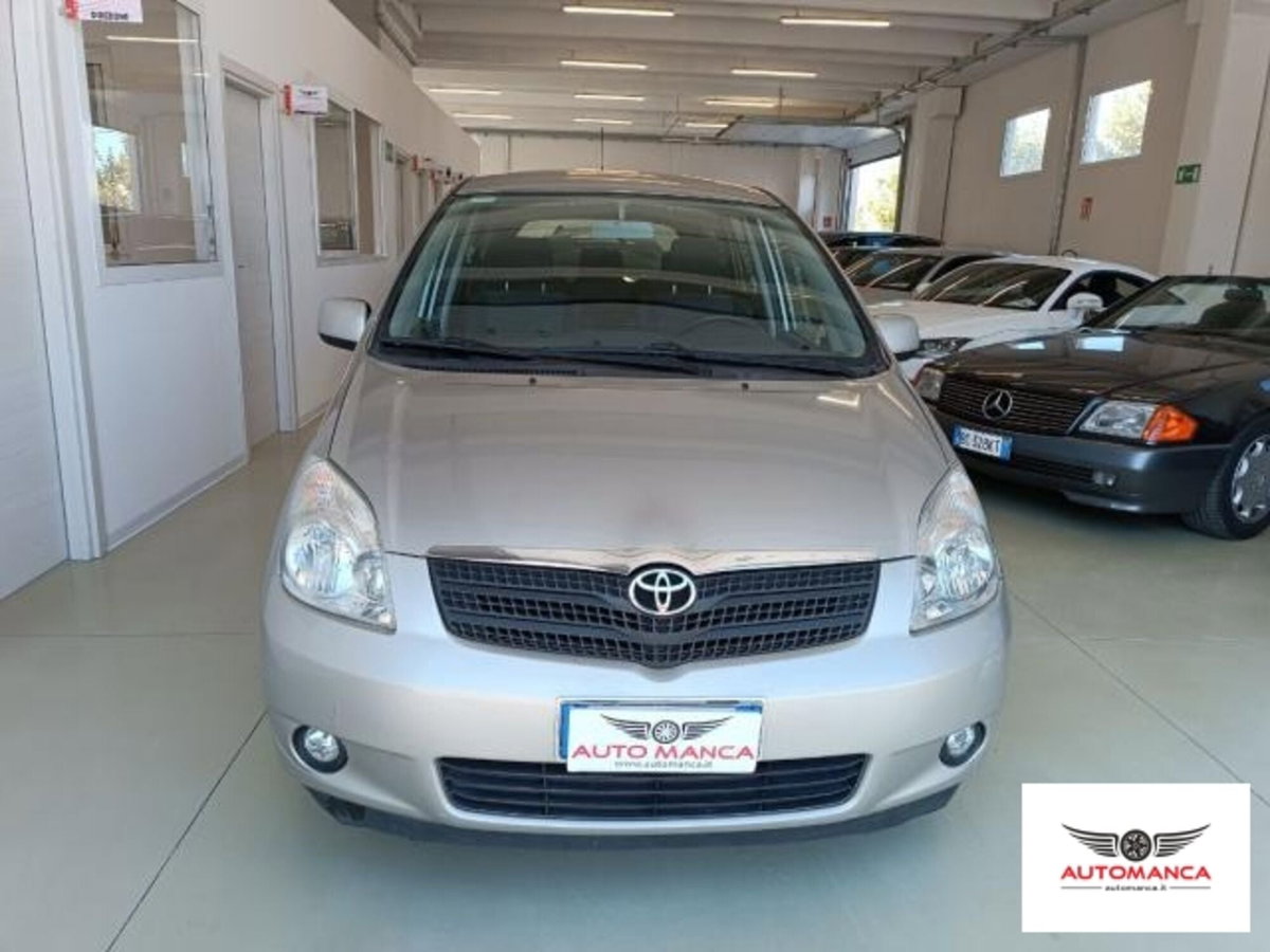 Toyota Corolla Verso 1.8 16V (2)