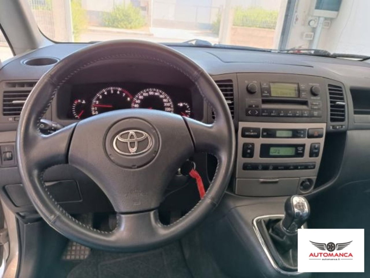 Toyota Corolla Verso 1.8 16V (8)