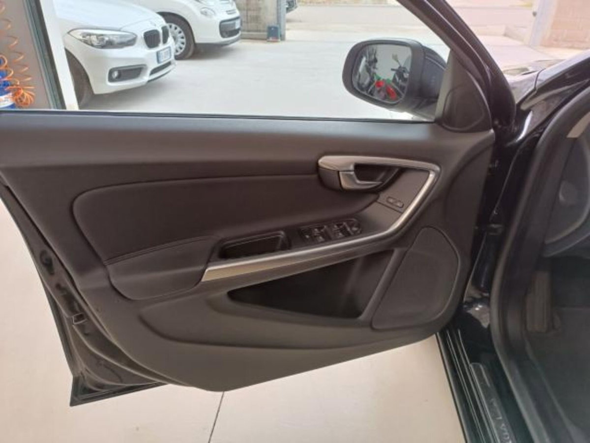 Volvo V60 D2 1.6 Powershift (7)
