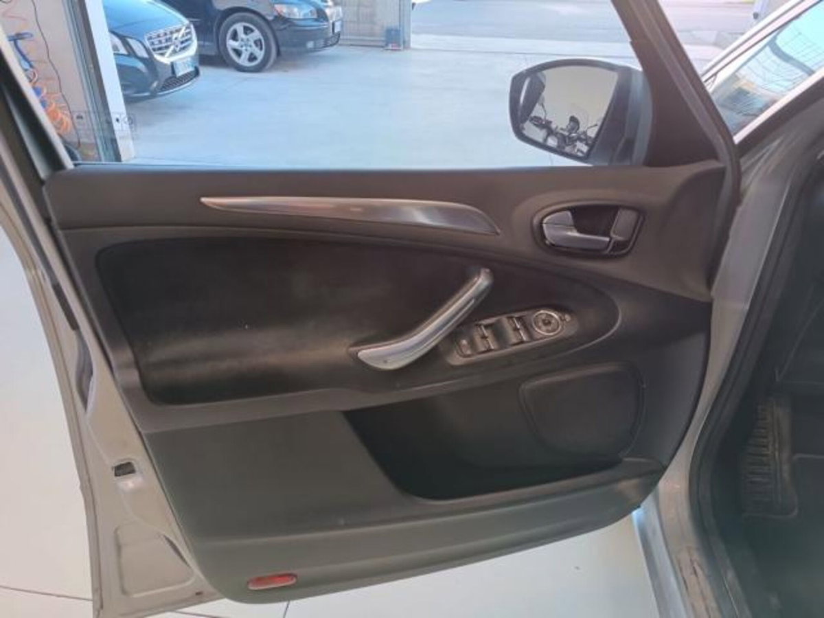 Ford S-Max 2.0 TDCi 140CV (7)