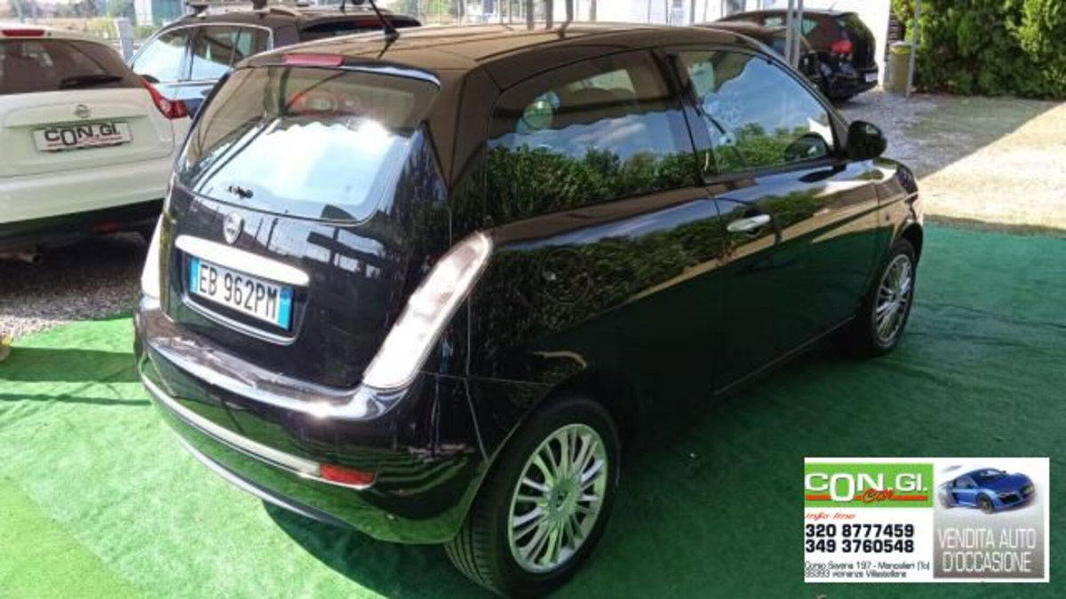 Lancia Ypsilon 1.2 New Oro (5)
