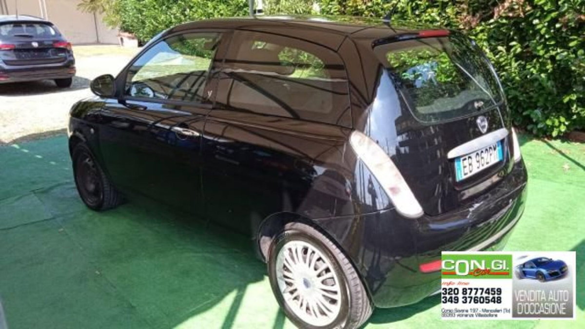 Lancia Ypsilon 1.2 New Oro (6)