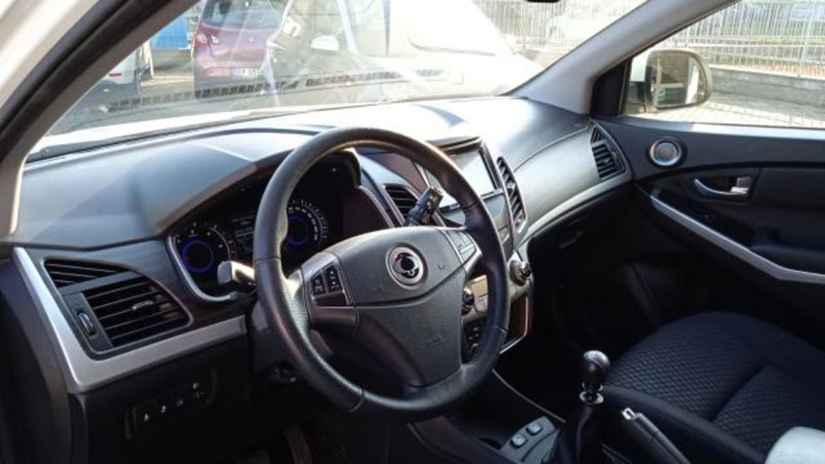 Ssangyong Korando 2.2 Diesel AWD MT Limited (11)