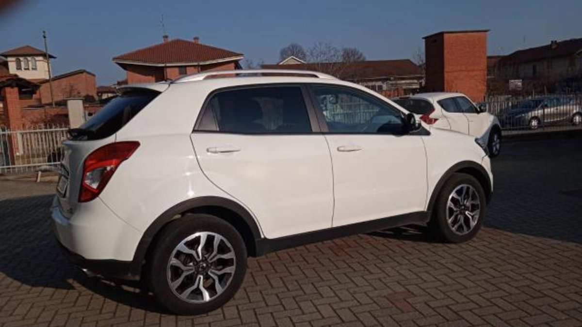 Ssangyong Korando 2.2 Diesel AWD MT Limited (18)