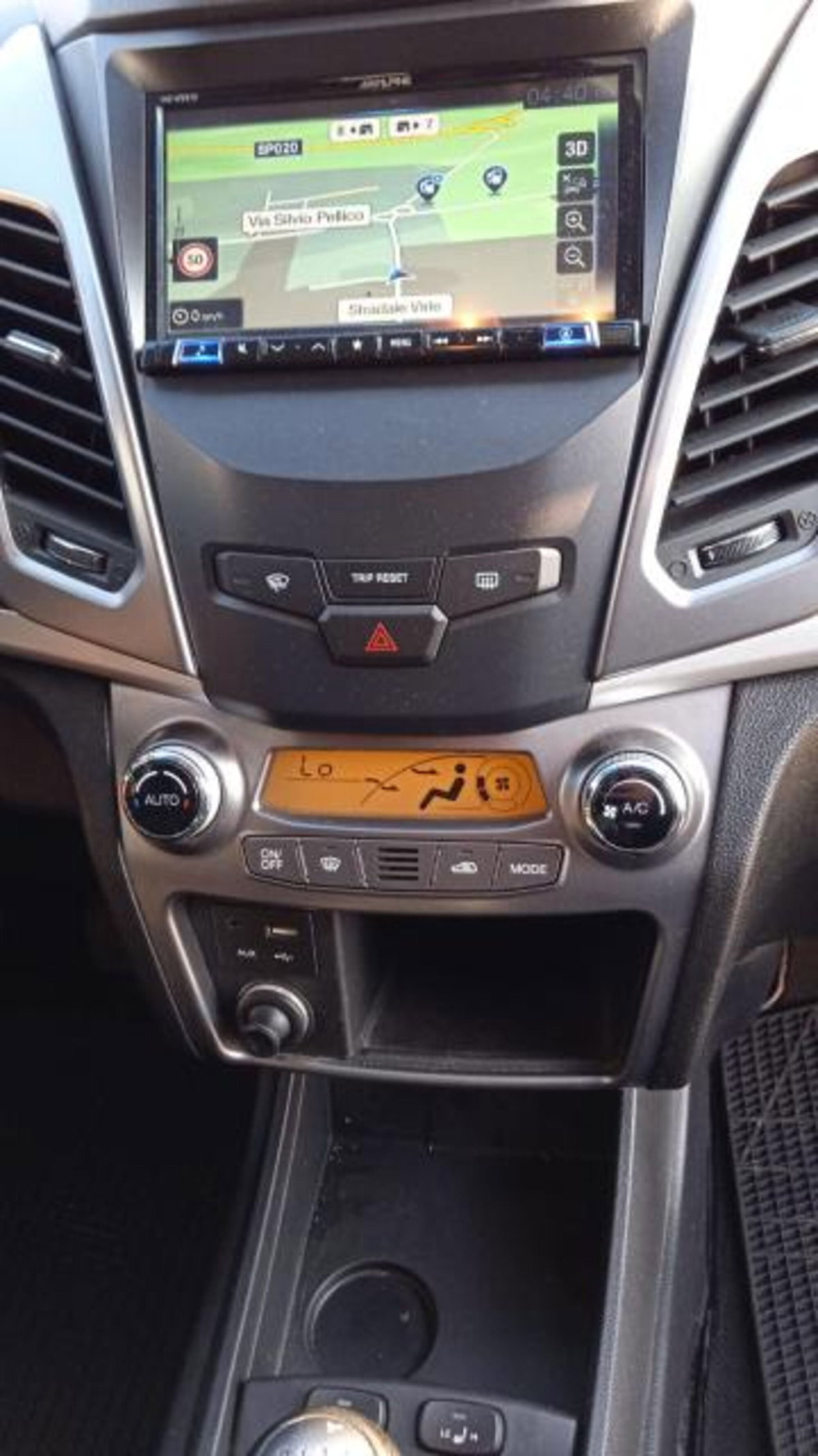 Ssangyong Korando 2.2 Diesel AWD MT Limited (7)