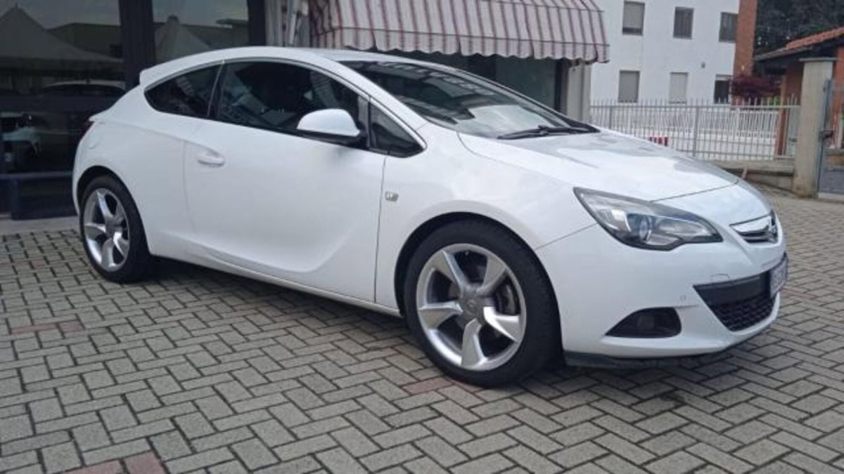 Opel Astra GTC 1.4 Turbo 120CV S&S 3 porte Cosmo