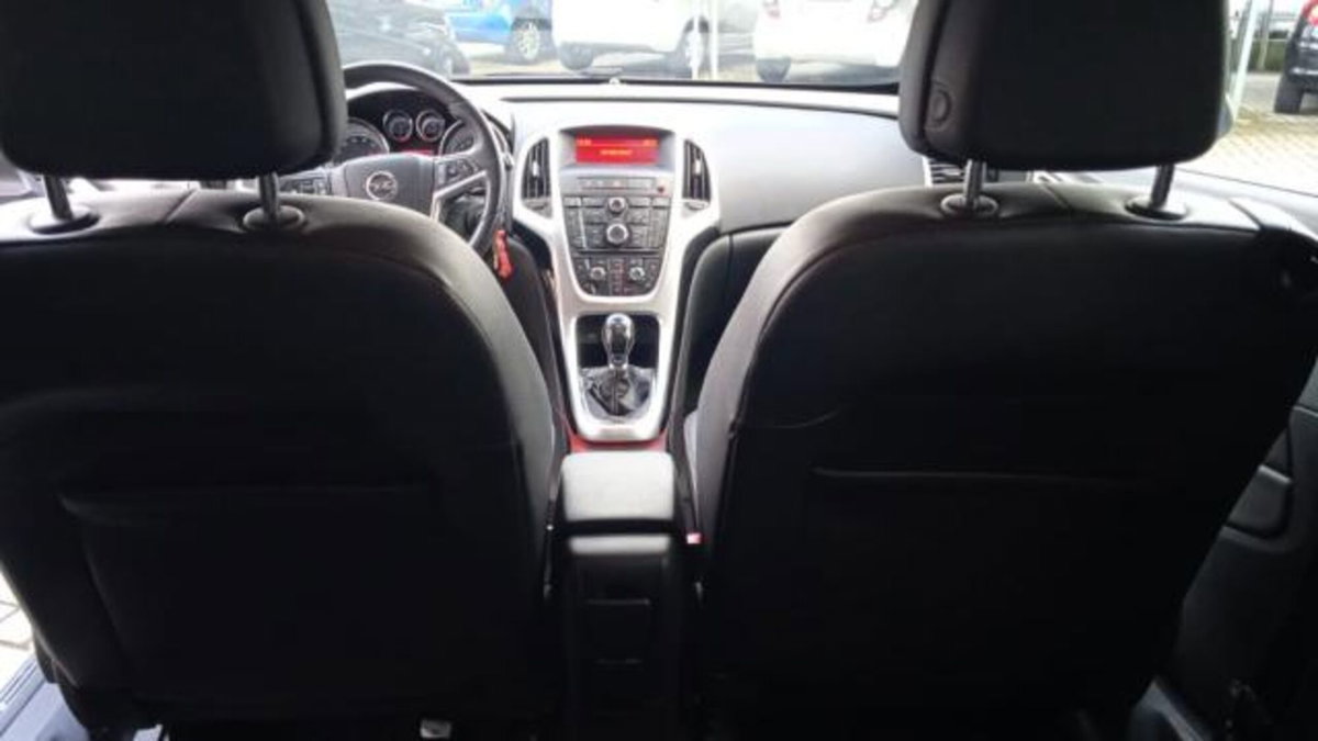 Opel Astra GTC 1.4 Turbo 120CV S&S 3 porte Cosmo (15)