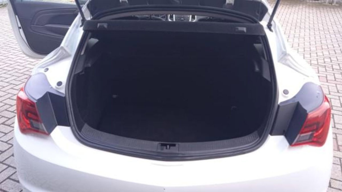 Opel Astra GTC 1.4 Turbo 120CV S&S 3 porte Cosmo (17)