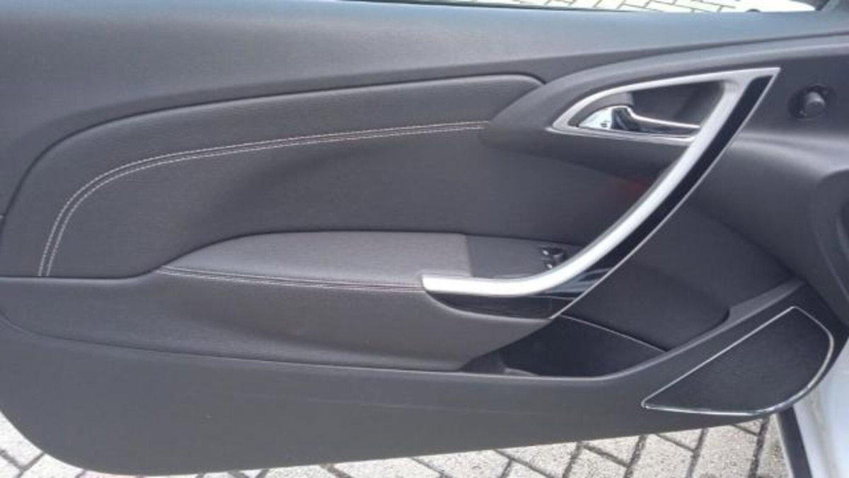 Opel Astra GTC 1.4 Turbo 120CV S&S 3 porte Cosmo (19)