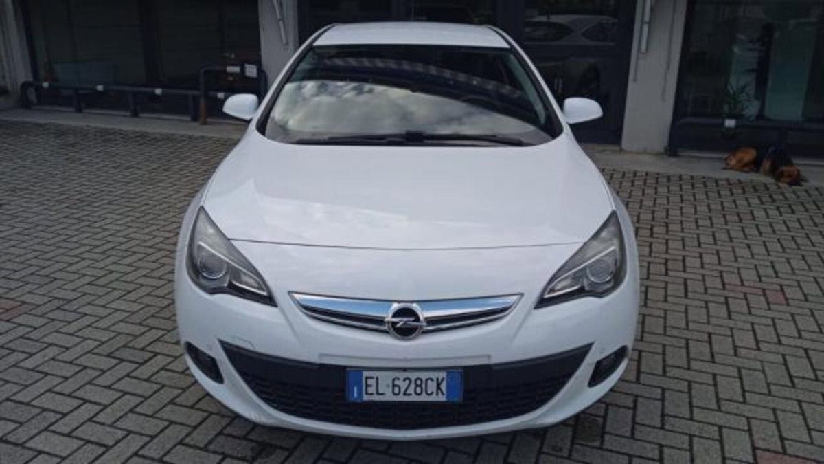 Opel Astra GTC 1.4 Turbo 120CV S&S 3 porte Cosmo (6)