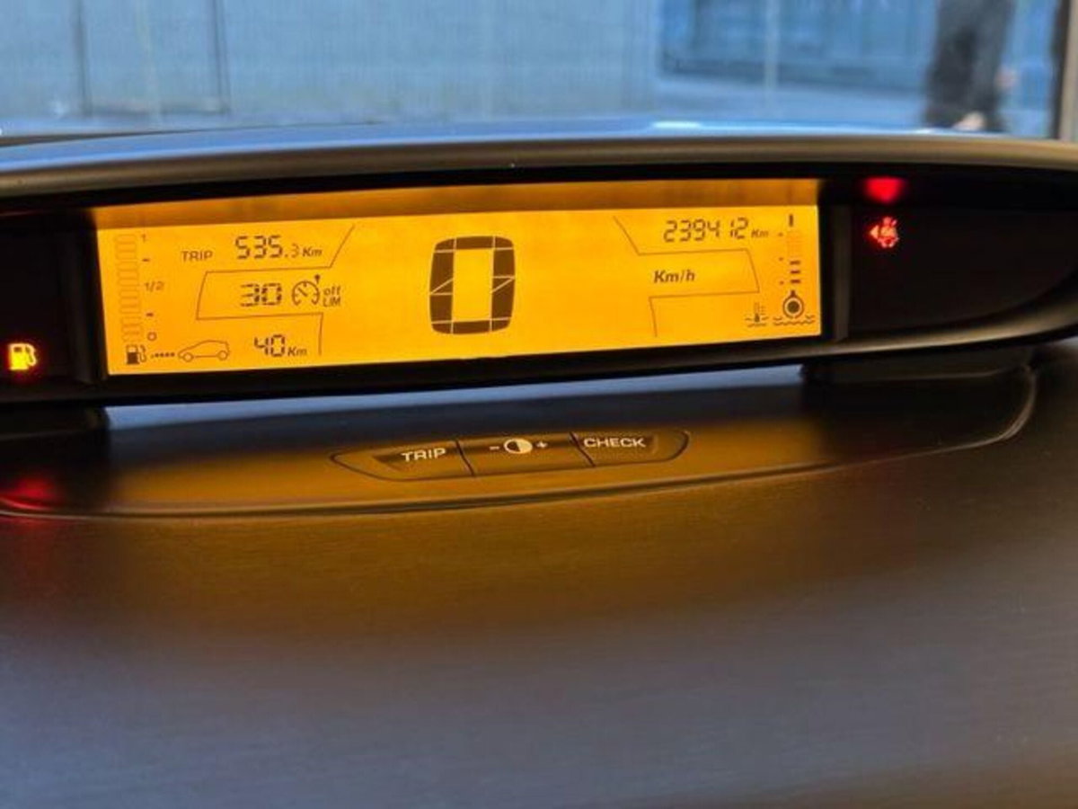 Citroen C4 1.4 Classique (6)