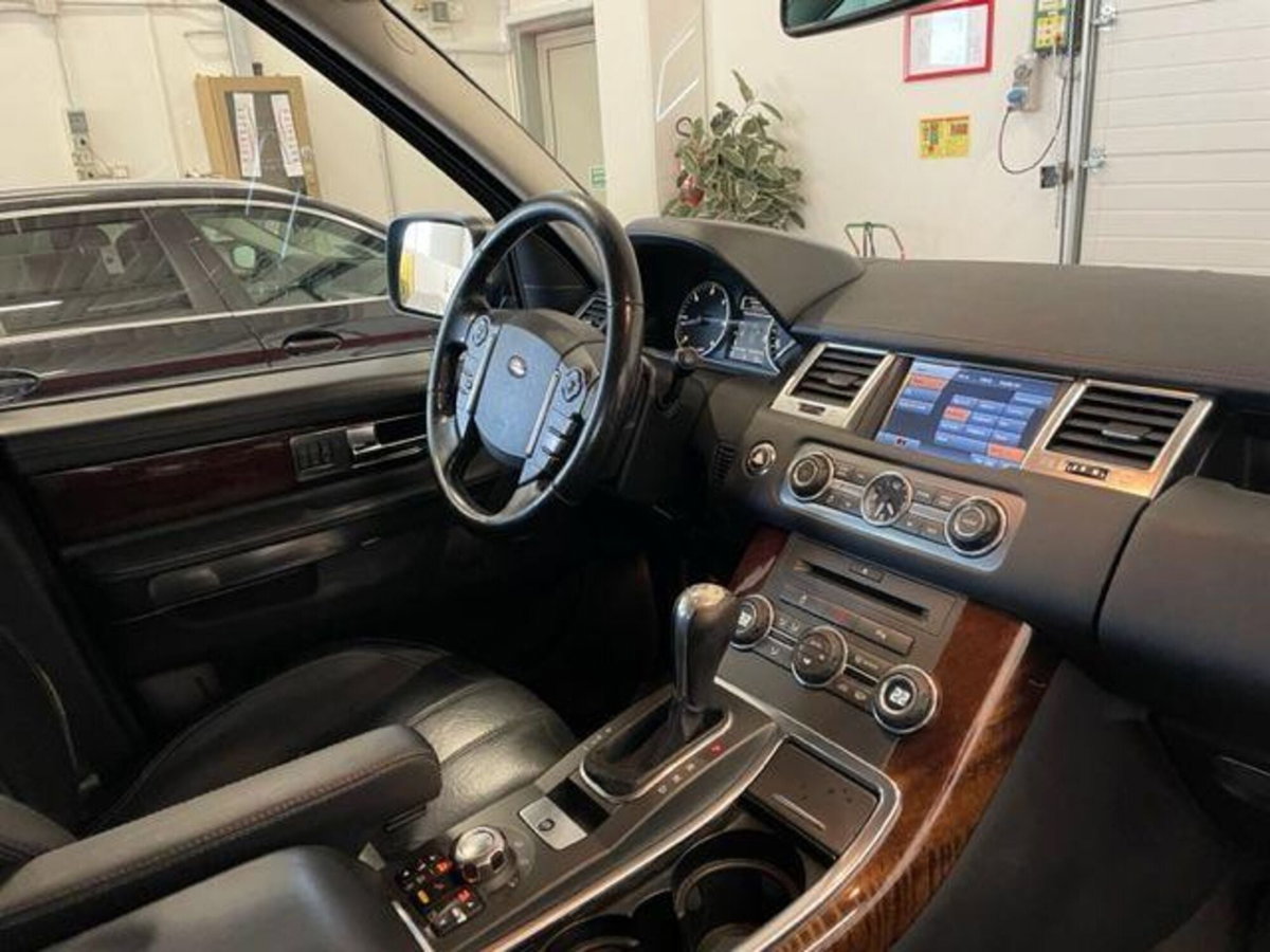 Land Rover Range Rover Sport 3.0 SDV6 HSE (12)