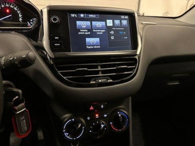 Peugeot 208 82 3 porte Access (10)