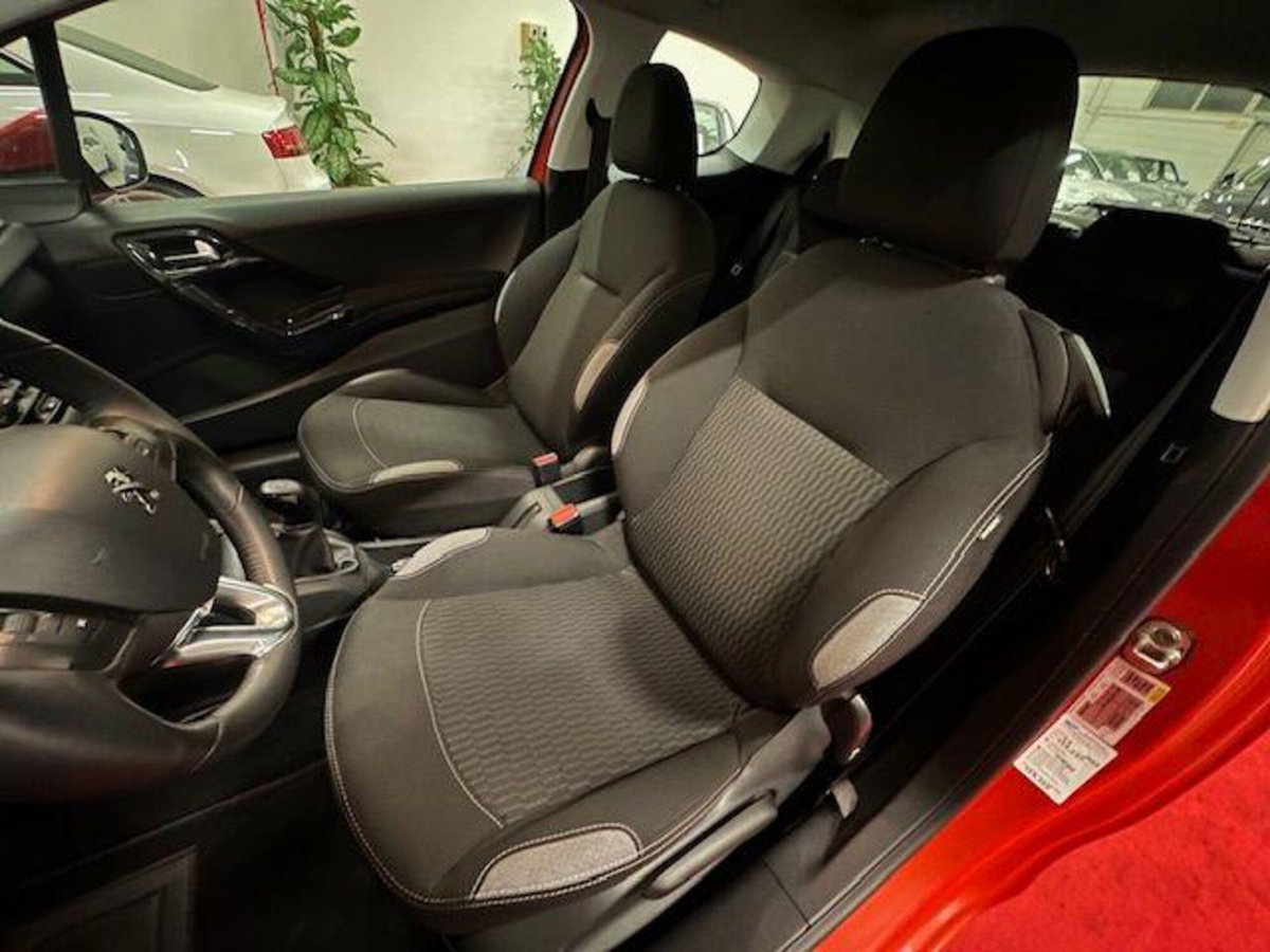 Peugeot 208 82 3 porte Access (12)