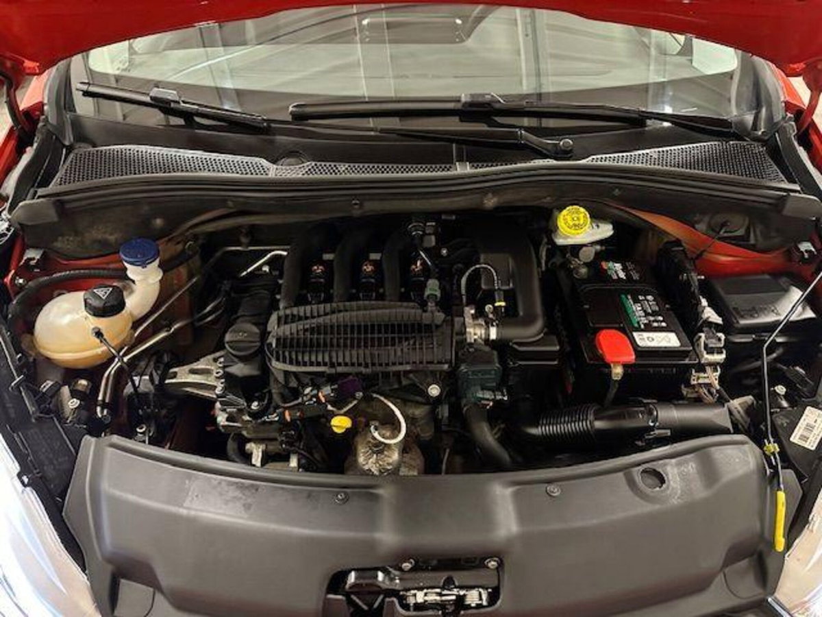 Peugeot 208 82 3 porte Access (19)